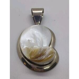 Dan King DTR 925 Sterling Silver Free Form Mother of Pearl Pendant 32gr 2.5x1.5"